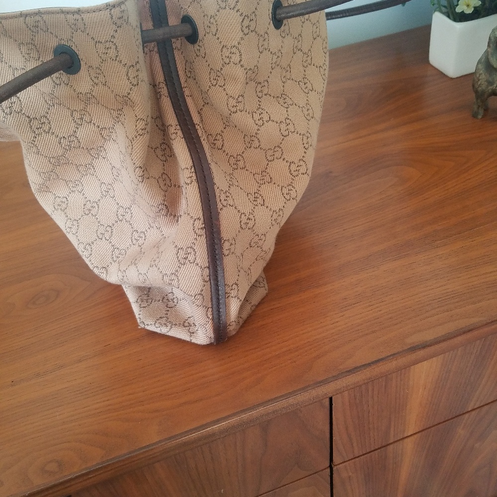 Gucci Handbag - Picture 8 of 8